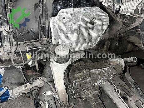 Volkswagen Touareg Motor Takozu & Kulağı çıkma parça