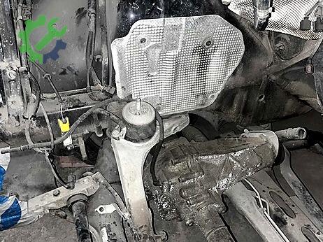 Volkswagen Touareg Motor Takozu & Kulağı çıkma parça