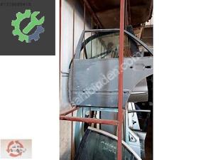 MERCEDES 200 E W124 SOL ARKA KAPI