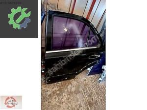 KİA SORENTO SOL ARKA KAPI