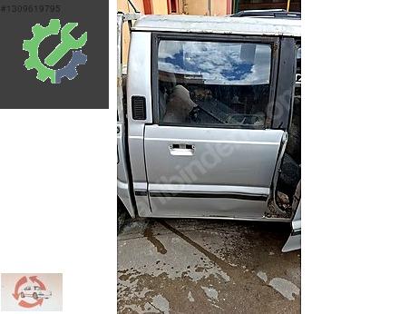 Mazda E 2200 Sağ Arka Kapı çıkma parça