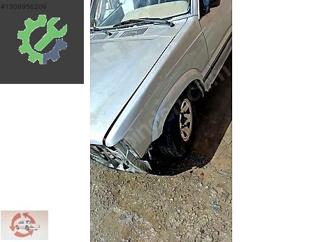 Mazda E 2200 Sağ Çamurluk çıkma parça