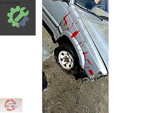 Mazda E 2200 Sağ Çamurluk çıkma parça