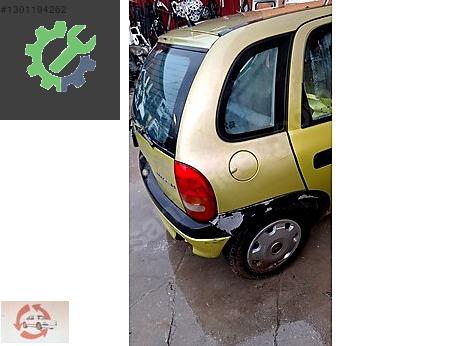 Opel Corsa Sağ Arka Çamurluk çıkma parça