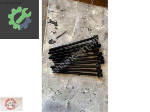 OPEL INSİGNİA SİLİNDİR KAPAK SAPLAMALARI