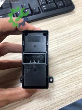Honda Accord Cam Açma Düğmesi 35770-TL0-E11 çıkma parça