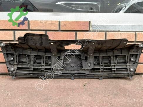 Suzuki Vitara Ön Panjur 7212186R0 çıkma parça