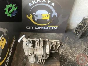 Vivaro 1.9 DCI 6 ileri Şanzıman Arka Kapağı Hatasız Çıkma