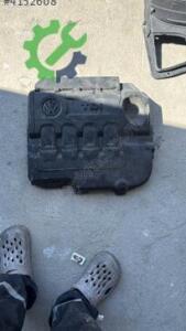 VOLKSWAGEN 1.6 TDI MOTOR ÜST PLASTİĞİ KAPLAMA