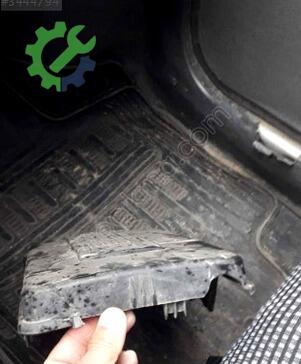 Volkswagen Passat Akü Kapağı çıkma parça