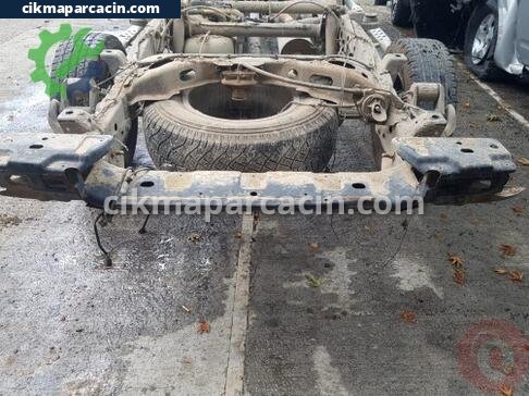 Volkswagen Amarok Arka Tampon Demiri çıkma parça