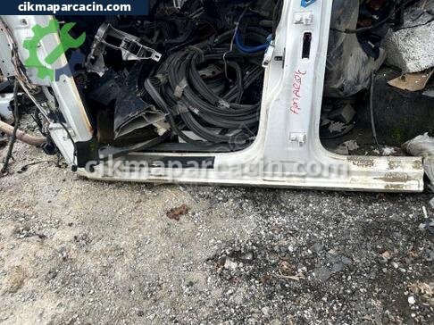 Volkswagen Amarok Sol Marşpiyel Sacı çıkma parça