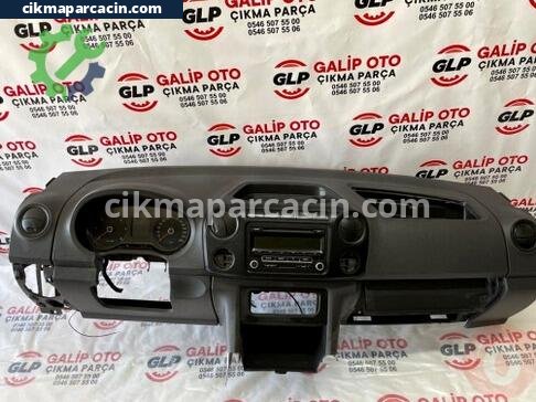 Volkswagen Amarok Teyp Çerçevesi çıkma parça