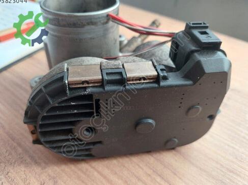 Volkswagen Polo Gaz Kelebeği 030133062C çıkma parça