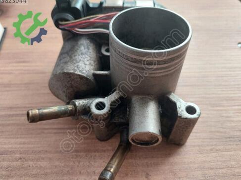 Volkswagen Polo Gaz Kelebeği 030133062C çıkma parça