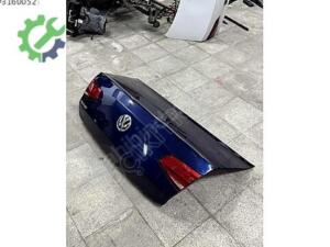 Volkswagen B8 Passat Hatasız Bagaj Kapağı