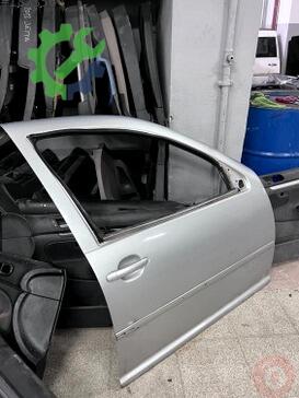 Volkswagen Bora Sağ Ön Kapı çıkma parça