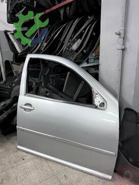 Volkswagen Bora Sağ Ön Kapı çıkma parça