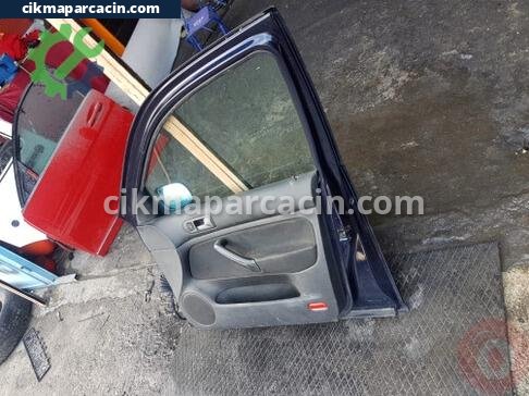 Volkswagen Bora Sağ Ön Kapı Camı çıkma parça