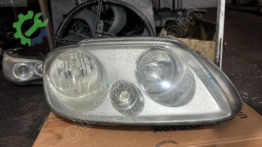 Volkswagen Caddy Sağ Ön Far çıkma parça