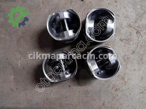 Volkswagen Caddy Piston çıkma parça