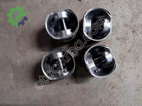 Volkswagen Caddy Piston çıkma parça