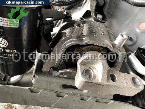 Volkswagen Caddy Motor Takozu çıkma parça
