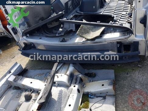 Volkswagen Caddy Arka Tampon Demiri çıkma parça