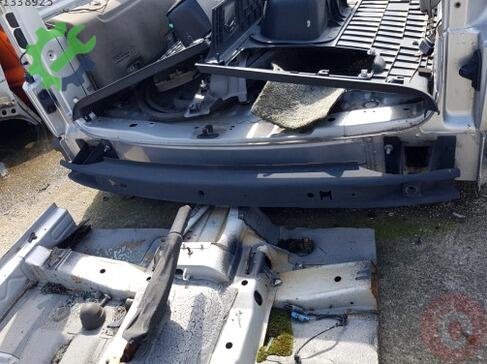 Volkswagen Caddy Arka Tampon Demiri çıkma parça