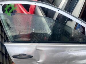 Volkswagen caddy sağ ön kapı camı orijinal