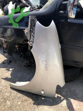 Volkswagen Caddy Sağ Ön Çamurluk çıkma parça