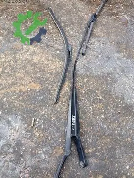 Volkswagen Caddy Silecek Kolu çıkma parça