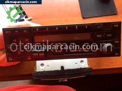 Volkswagen Passat Teyp çıkma parça