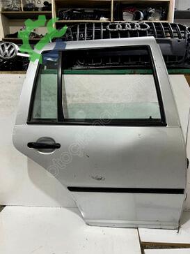 Volkswagen Golf Sağ Arka Kapı çıkma parça