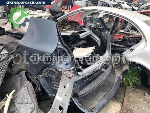 Volkswagen Golf Arka Tampon Demiri çıkma parça