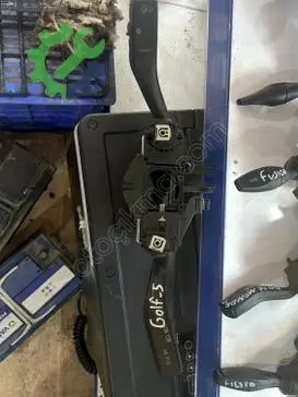 Volkswagen Golf Silecek Kolu çıkma parça