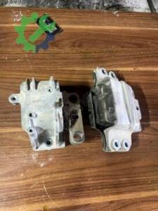 Volkswagen Golf Motor Takozu & Kulağı Çıkma