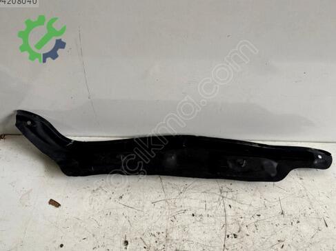 Volkswagen Golf Ön Cam Izgarası çıkma parça