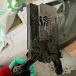 VOLKSWAGEN GOLF 7 AKÜ ALT PLASTİĞİ ORJİNAL ÇIKMA