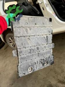 VOLKSWAGEN GOLF 7 ALT MUHAFAZA ORJİNAL ÇIKMA