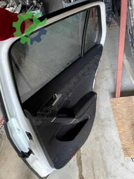 Volkswagen Golf Sağ Arka Kapı çıkma parça