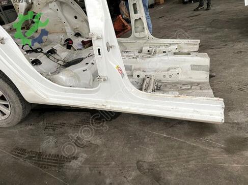 Volkswagen Golf Sağ Marşpiyel Sacı çıkma parça