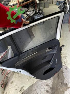 Volkswagen Golf Sol Arka Kapı çıkma parça