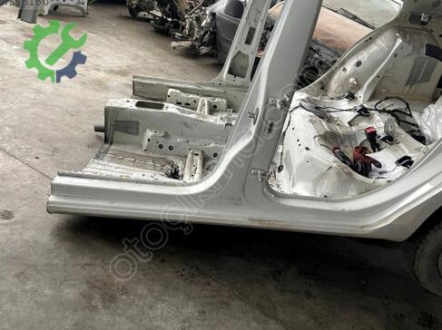 Volkswagen Golf Sol Marşpiyel Sacı çıkma parça