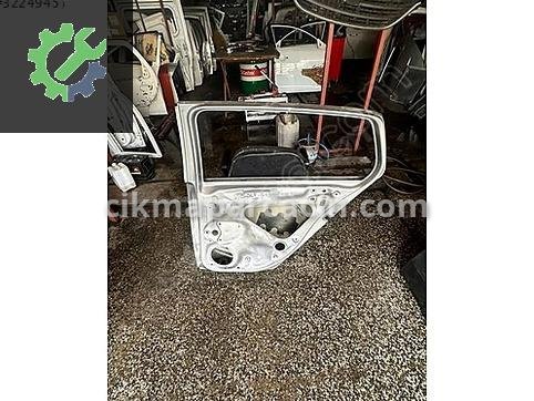 Volkswagen Golf Sağ Arka Kapı çıkma parça