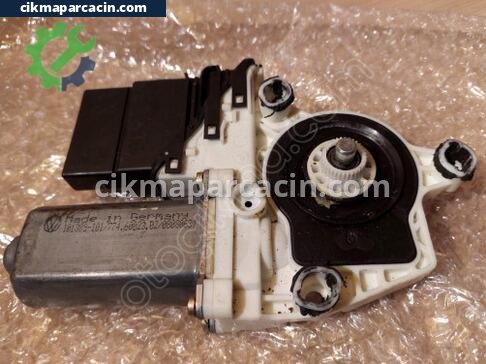Volkswagen Bora Arka Cam çıkma parça