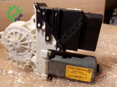Volkswagen Bora Arka Cam çıkma parça