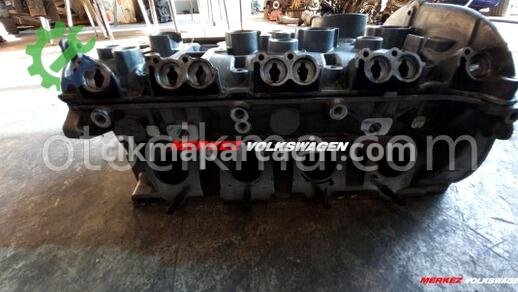Volkswagen Golf Silindir Kapağı 06H103373K çıkma parça