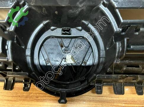 Volkswagen Golf Ön Panjur 5G0853653CD çıkma parça