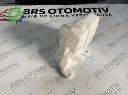 Volkswagen Passat Yedek Su Deposu 5G0955453 çıkma parça